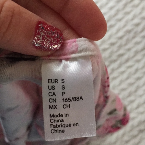 Pink Floral ruffled shirt - Picture 3 of 4